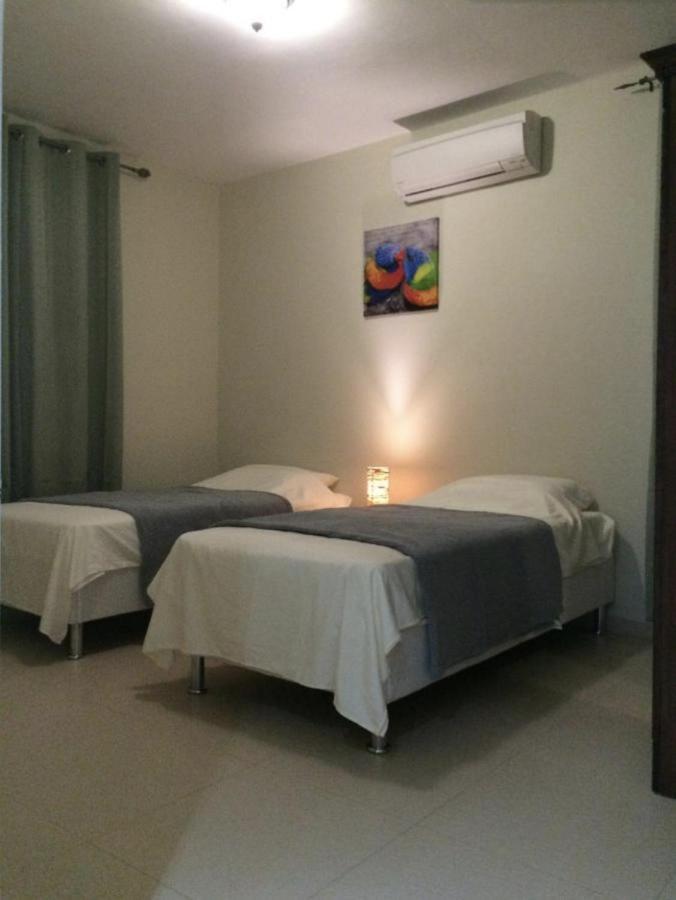 Andira Apartments Willemstad Bagian luar foto