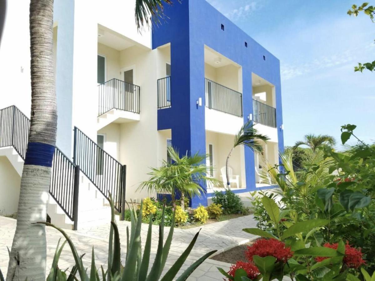 Andira Apartments Willemstad Bagian luar foto