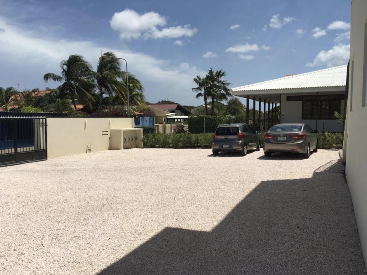 Andira Apartments Willemstad Bagian luar foto