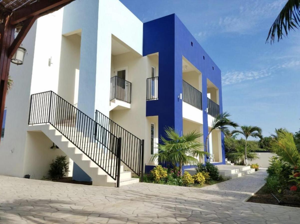 Andira Apartments Willemstad Bagian luar foto