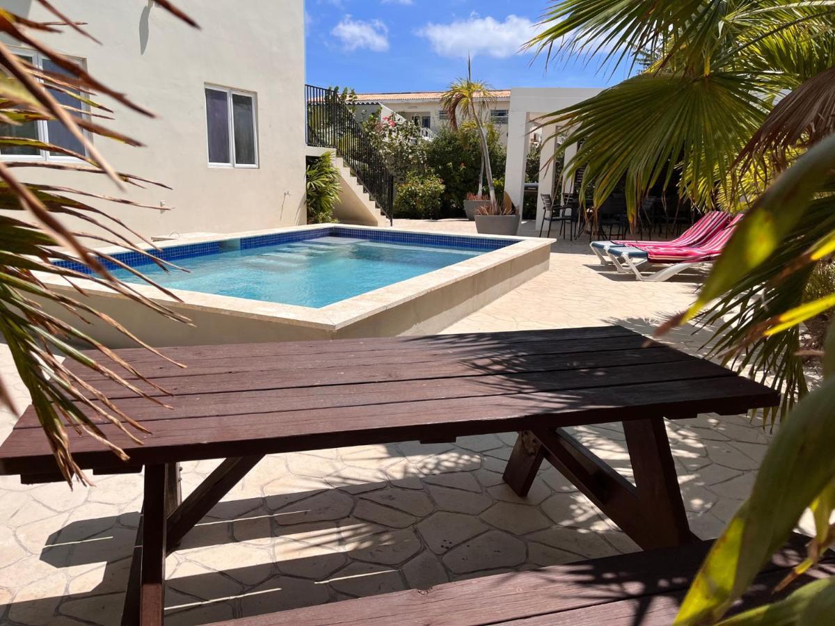Andira Apartments Willemstad Bagian luar foto