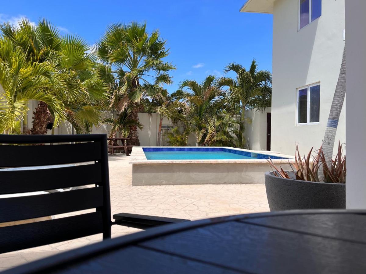 Andira Apartments Willemstad Bagian luar foto