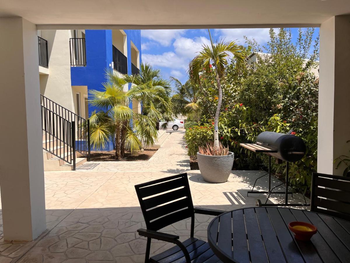 Andira Apartments Willemstad Bagian luar foto